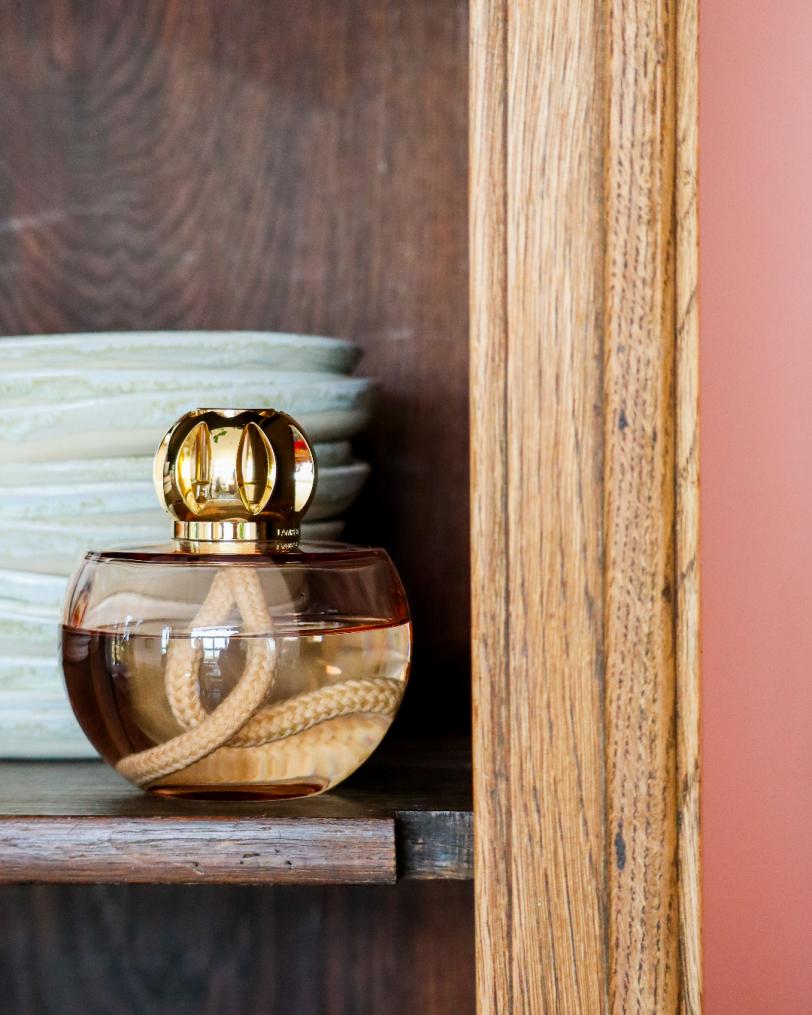 Katalytická lampa Holly + náplň Ambrový prach, 250 ml