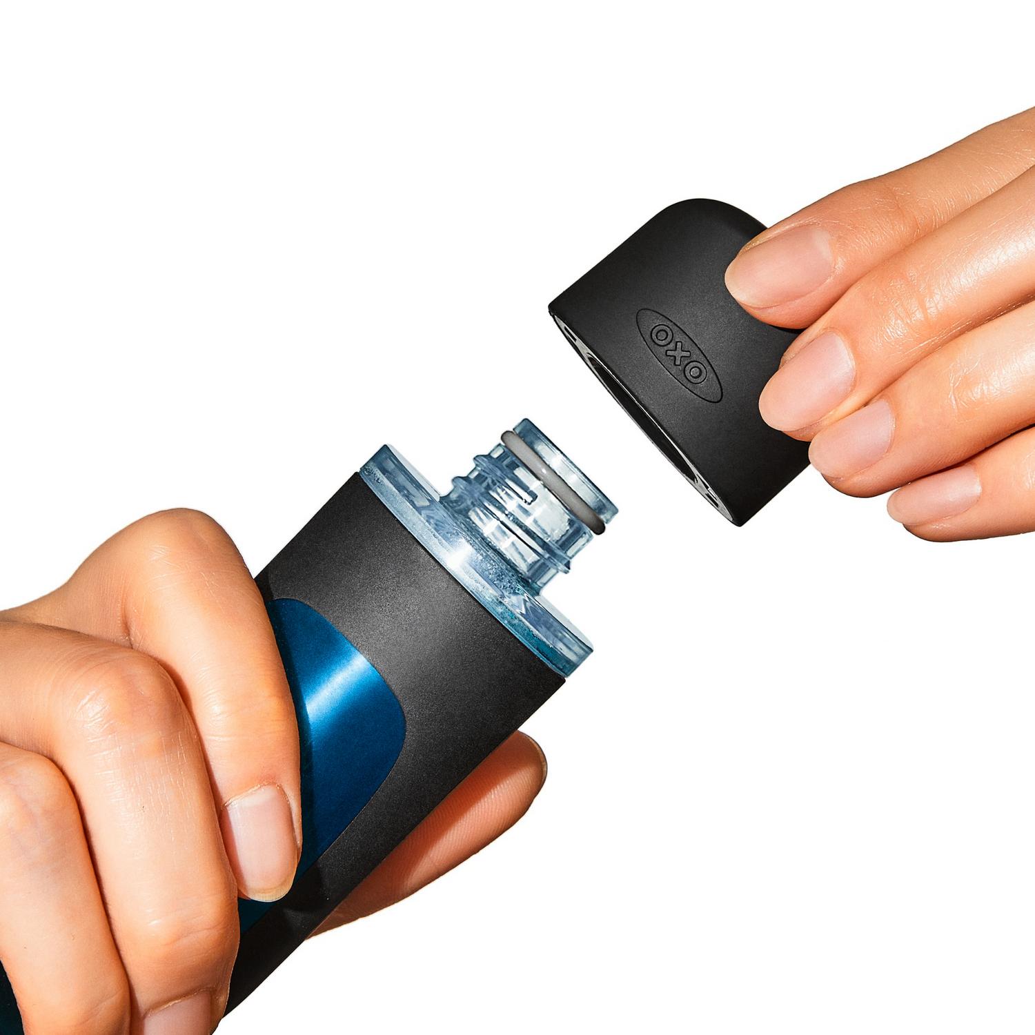 Kartáč na mytí nádobí s dávkovačem saponátu Good Grips