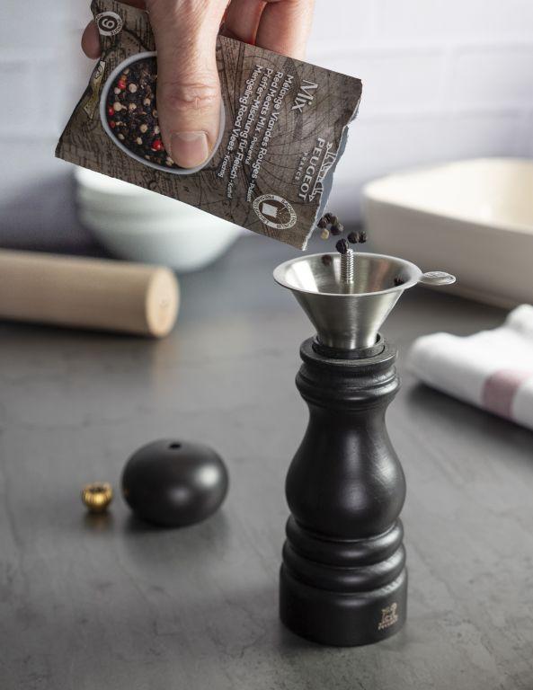 Nerezový trychtýřek na koření Easy, 5 cm