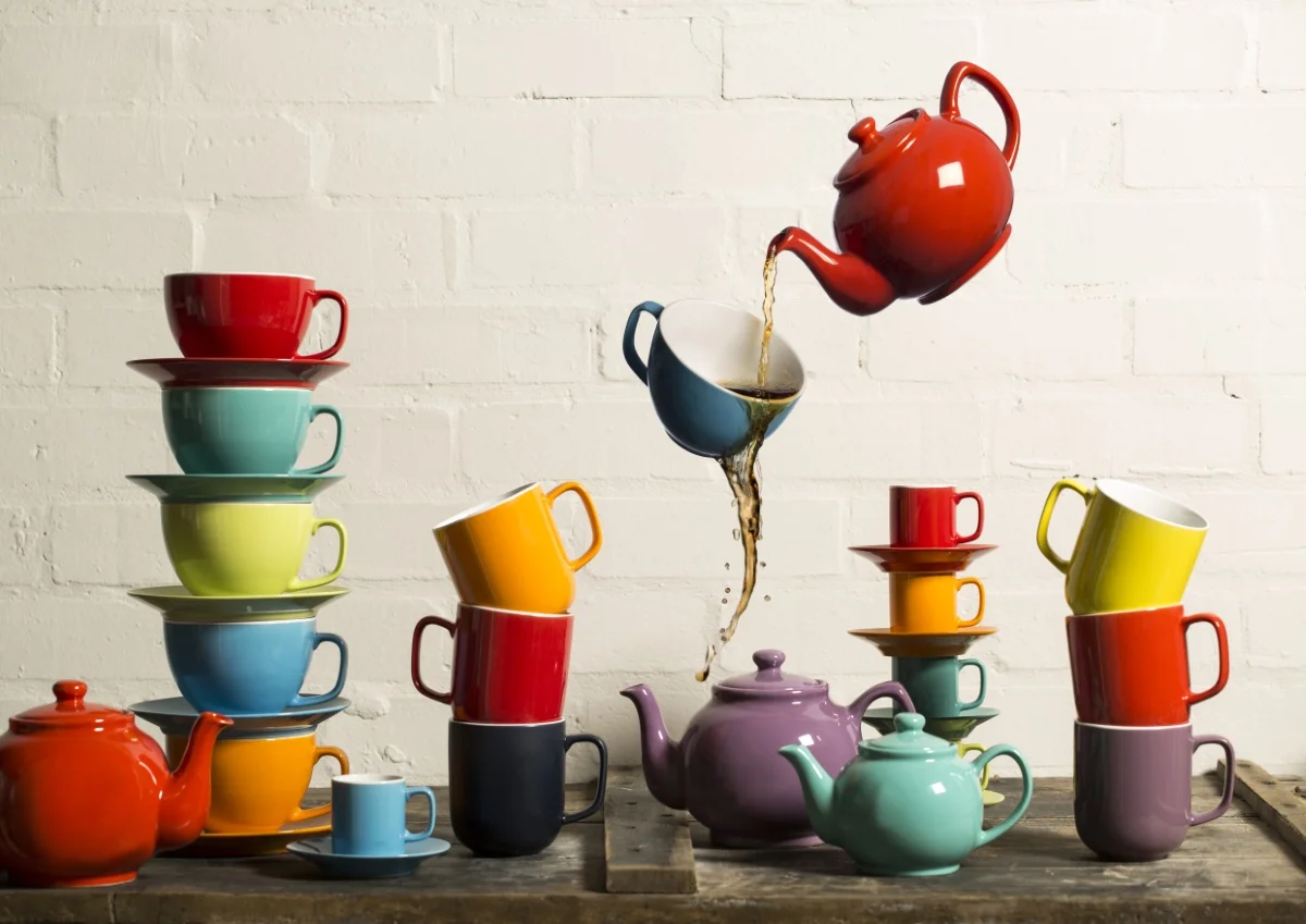 Price&Kensington_Teapots_BrightsFloatingTeapot (čtverec 1200x1200)