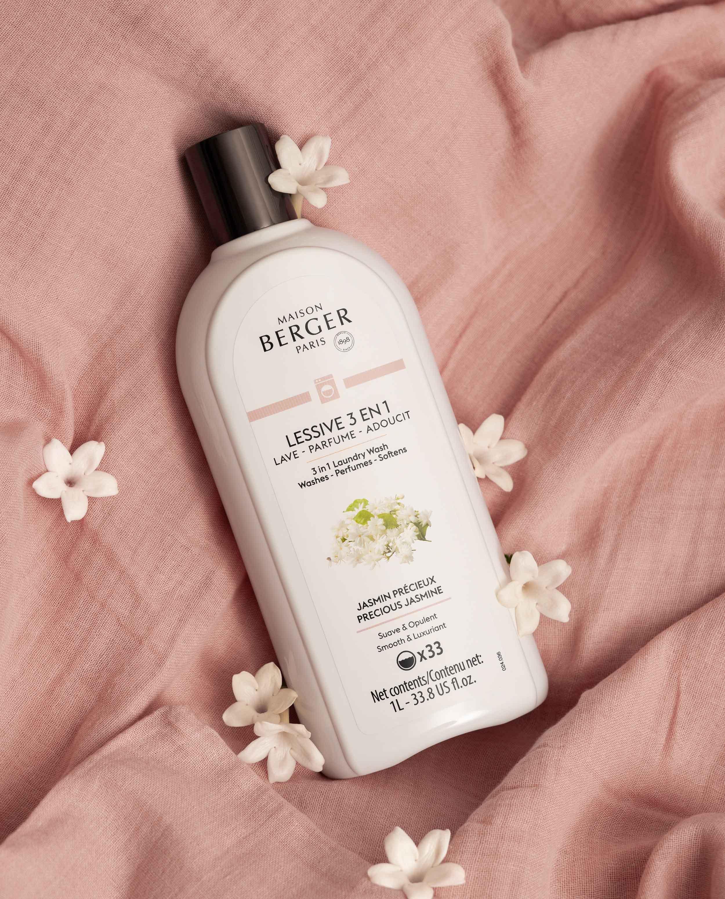 Prací prostředek se změkčovadlem a parfémem Vzácný jasmín 3v1, 1000 ml