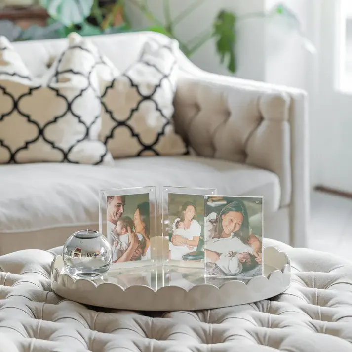 Lakovaný servírovací podnos s vlnitým okrajem, Ø 50,5 cm, cappuccino