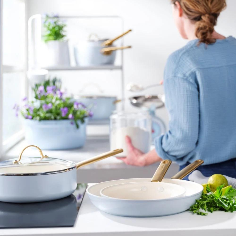 Sada 2 nepřilnavých keramických pánví Padova 20 + 26 cm, světle modrá