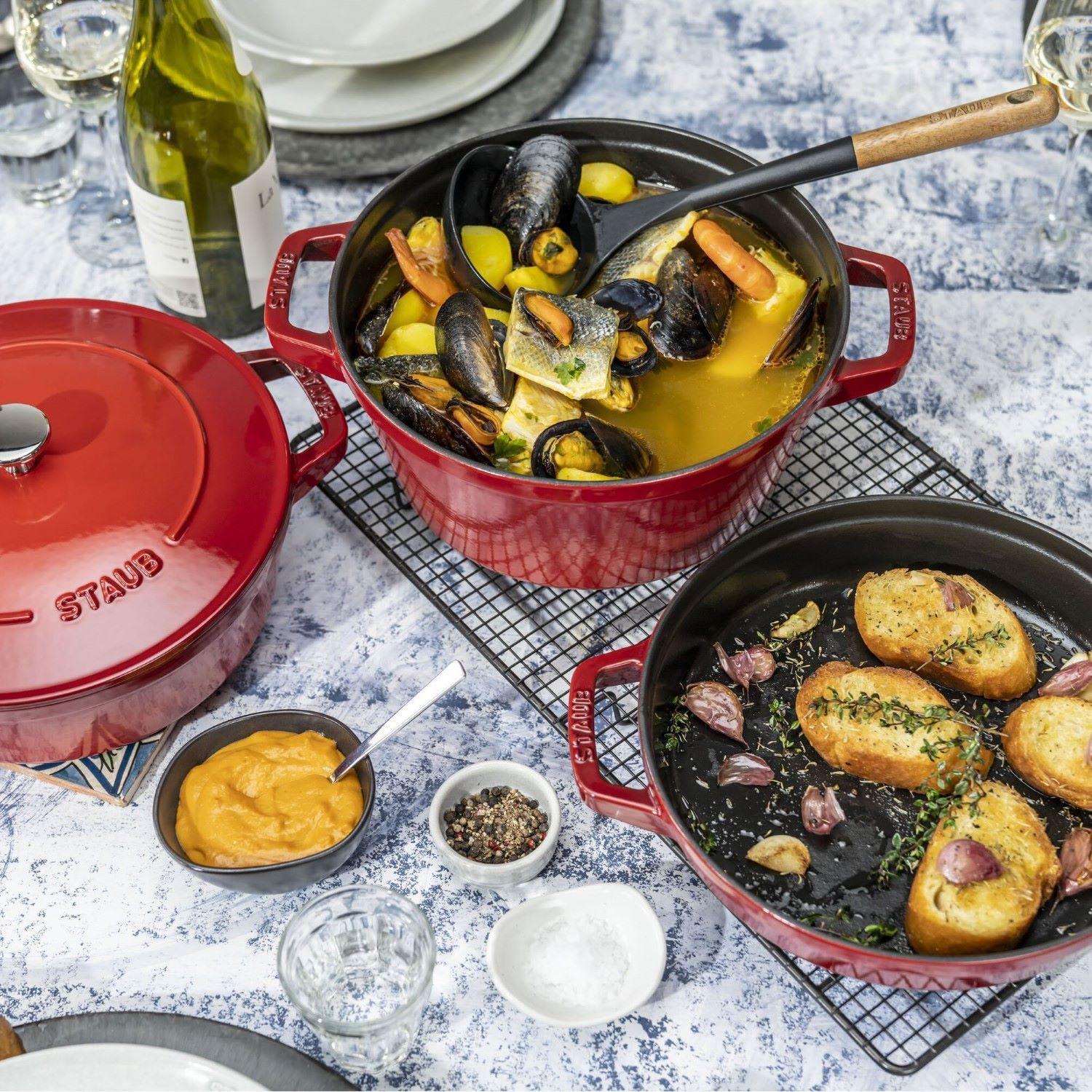 Sada 3v1: litinový hrnec, kastrol a pánev s poklicí, Ø 24 cm, červená