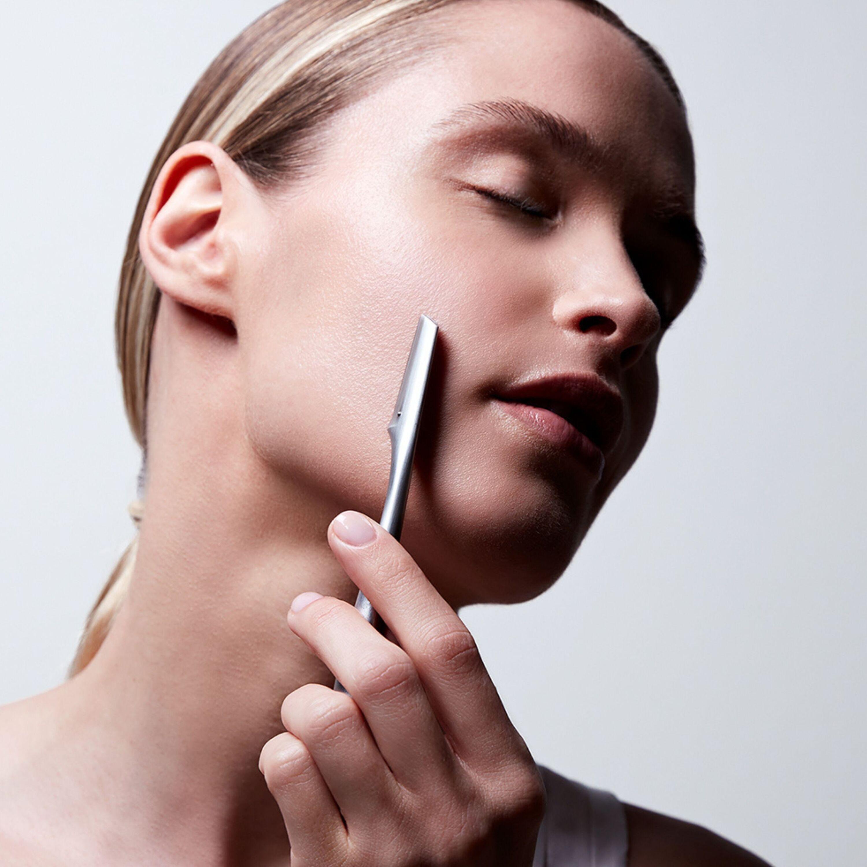 Dámský epilátor na obličej, nerezový