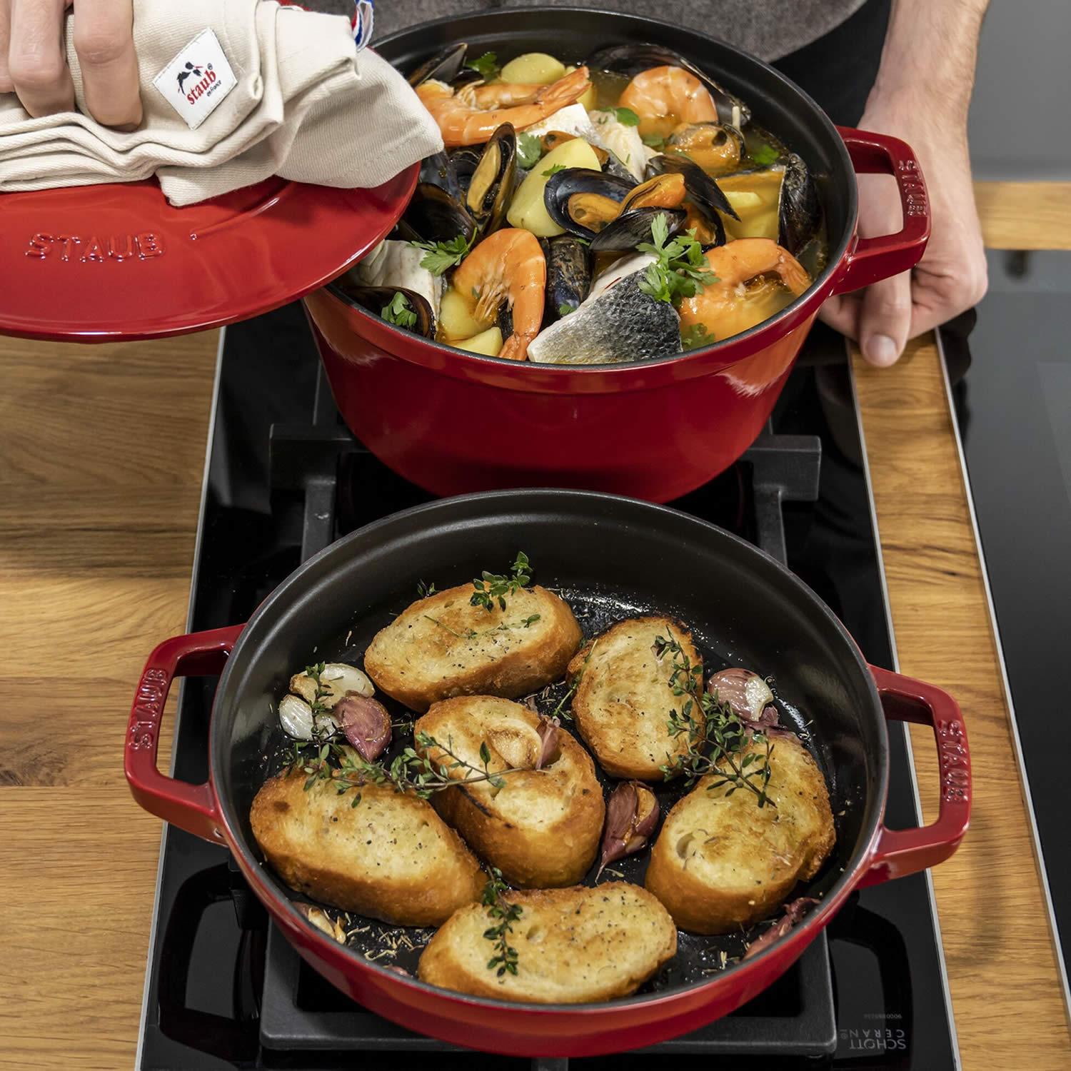 Sada 2v1: litinový hrnec a pánev s poklicí, Ø 24 cm, černá