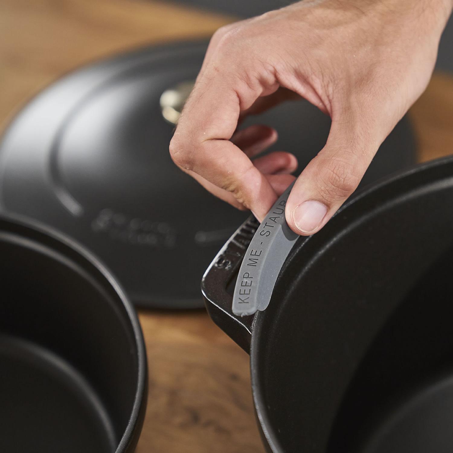 Sada 2v1: litinový hrnec a pánev s poklicí, Ø 24 cm, černá