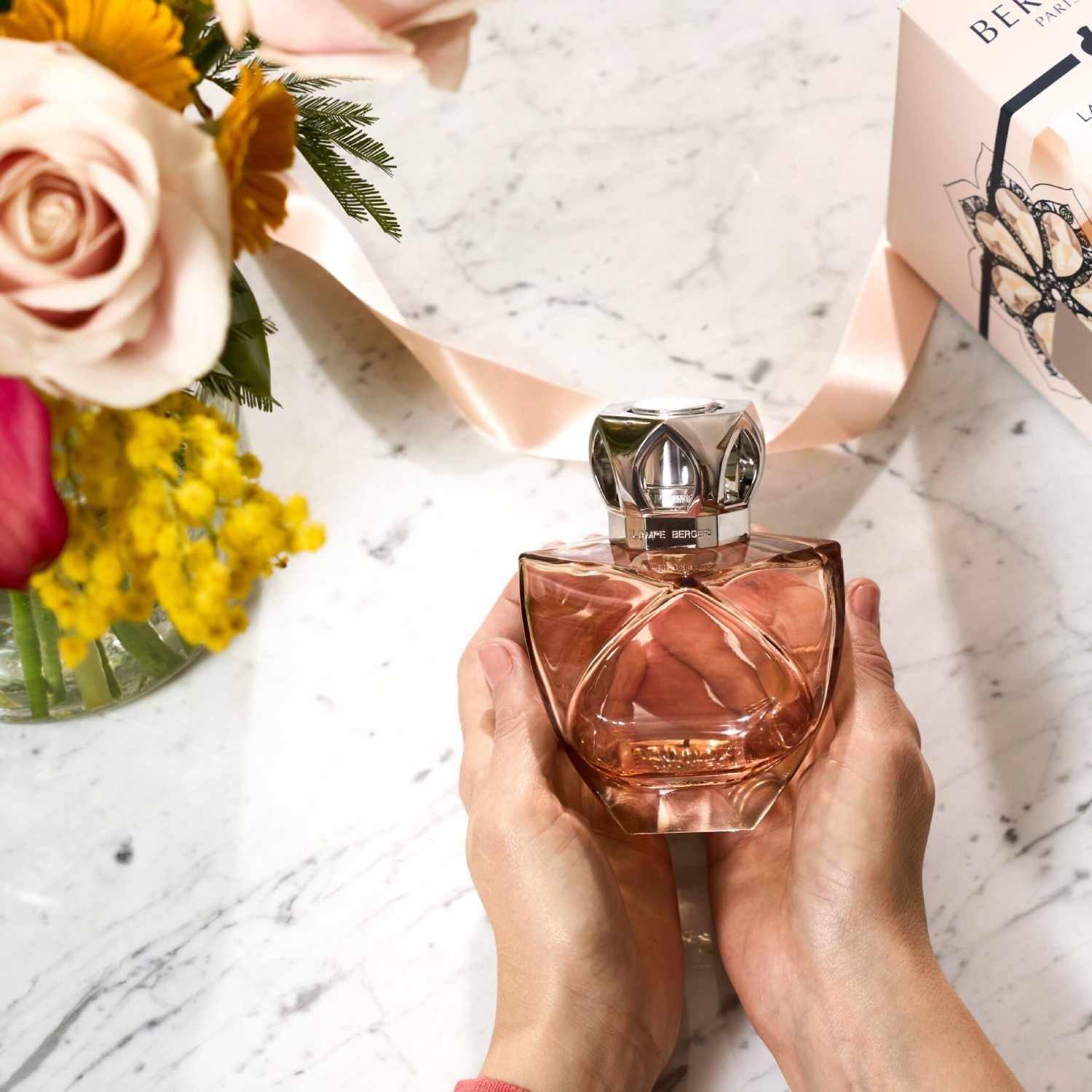 Katalytická lampa Eternity, tělová + náplň Lady Flower, 250 ml