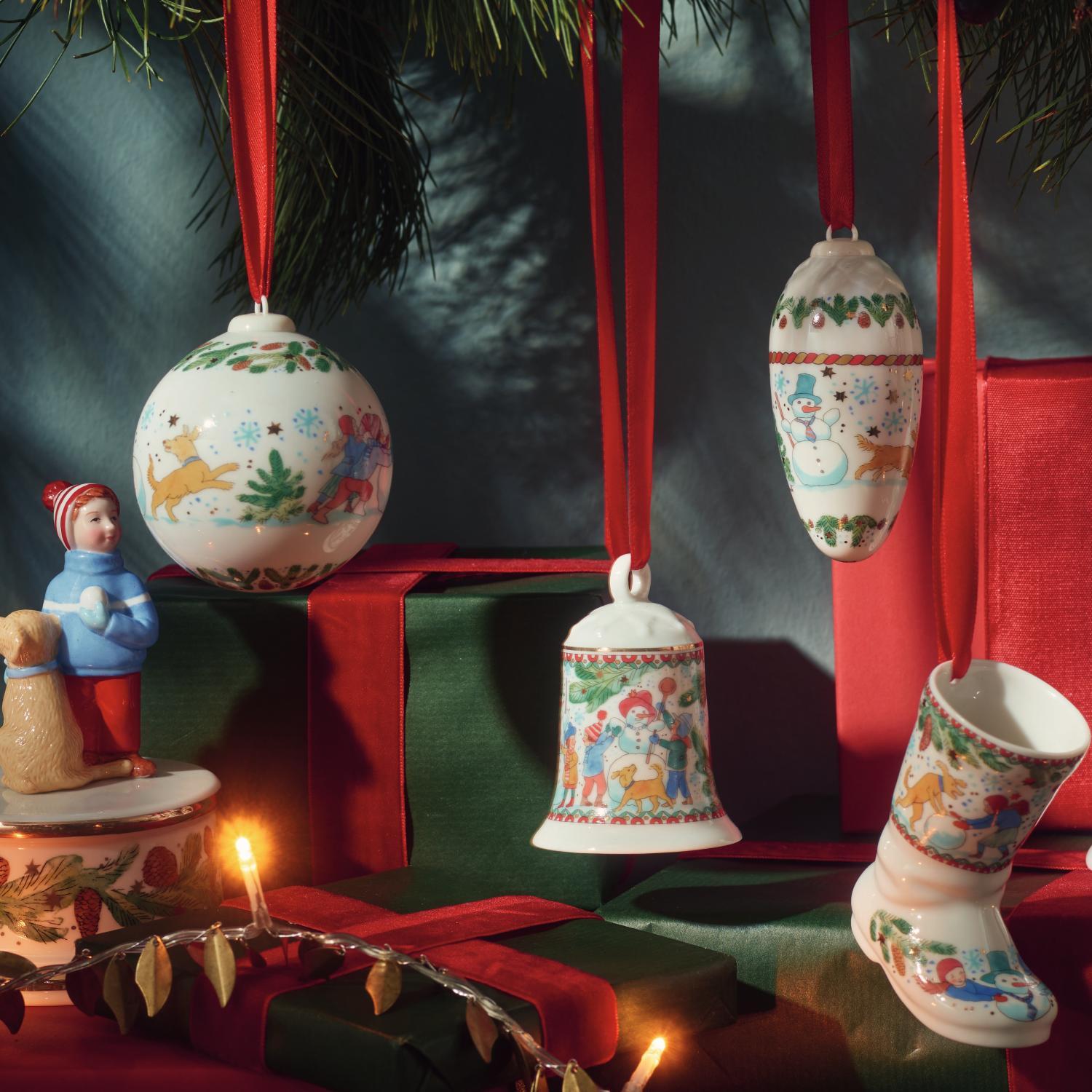 Porcelánová ozdoba na stromeček Zvonek, Vánoční radovánky, 7 cm