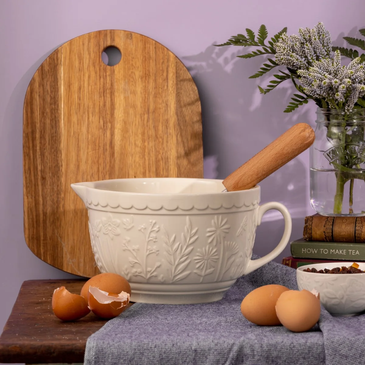 2002.165_In the meadow batter bowl_quadro (Vlastní)