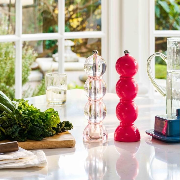 Akrylový mlýnek na sůl nebo pepř Bobbin Icy, 24 cm, světle růžová