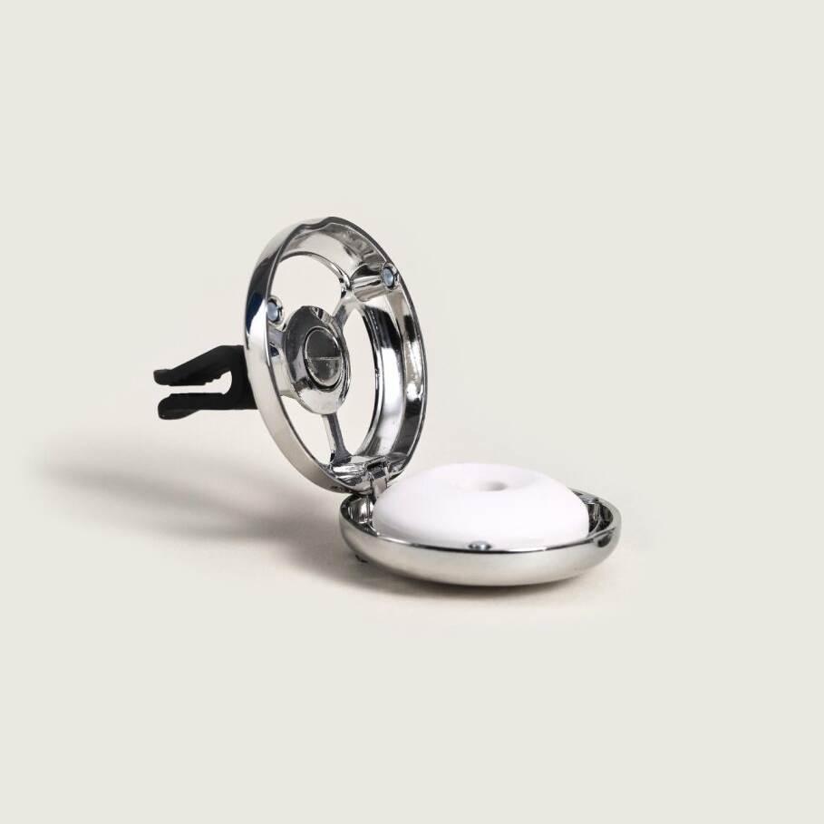 Vůně do auta Estival Svěží atmosféra, stříbrné pouzdro