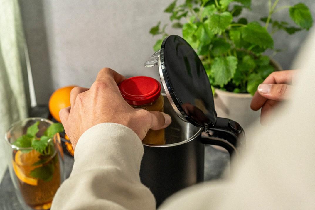 Rychlovarná konvice Enfinigy Pro, 1,0 l, černá