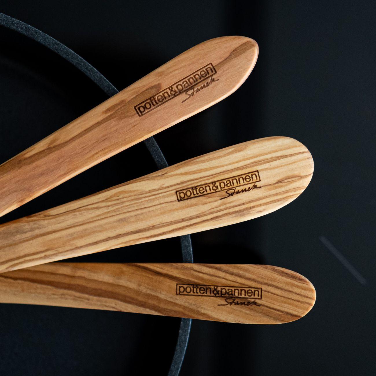 Zahnutá obracečka z olivového dřeva, 32 cm