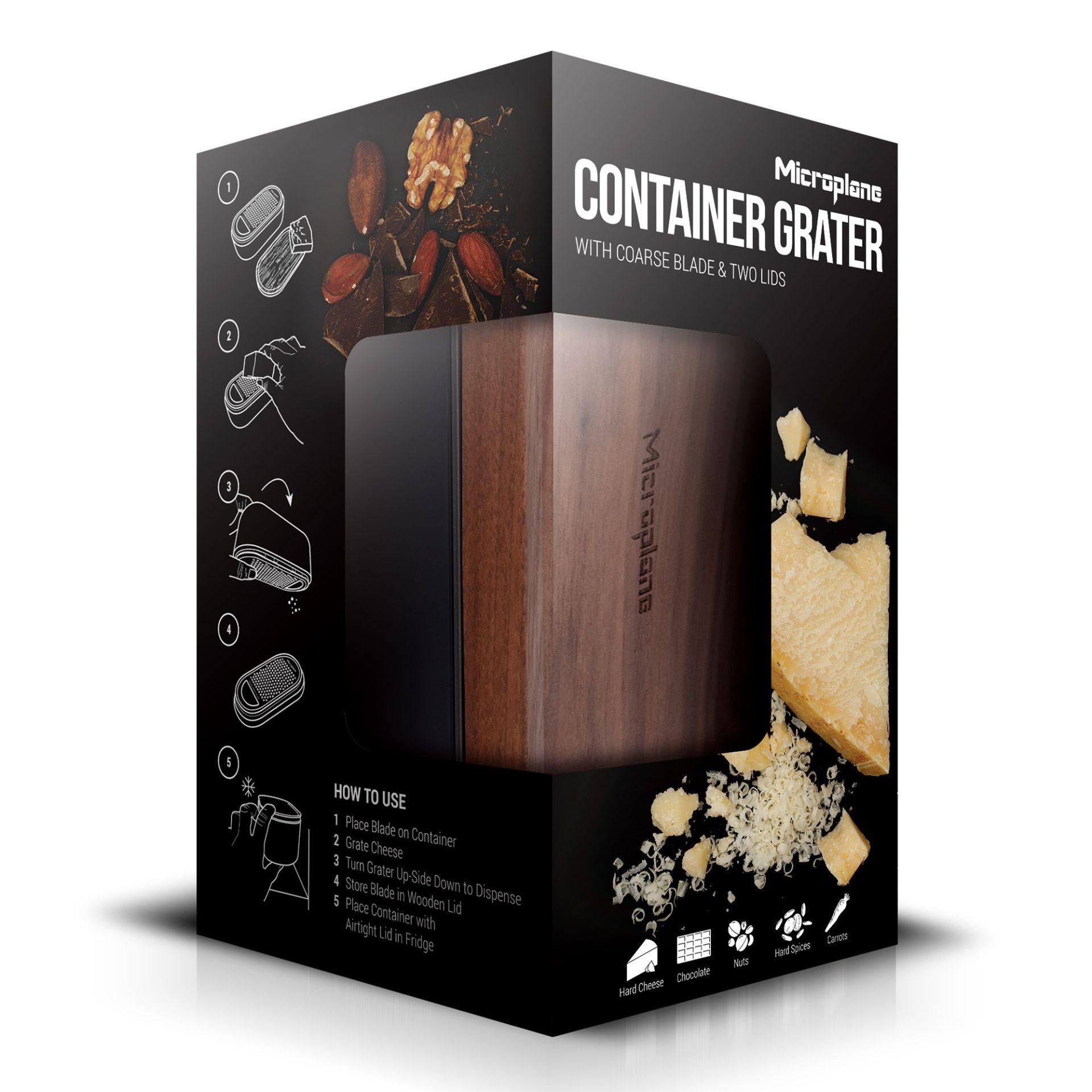 Jemné struhadlo se zásobníkem a 2 vyměnitelnými víčky, bambusové víčko