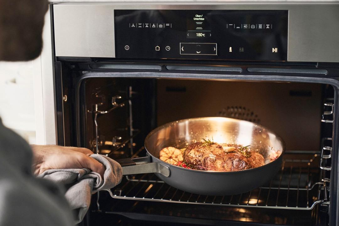 Nepřilnavá pánev Pure s keramickým povrchem, Ø 24 cm, krémová