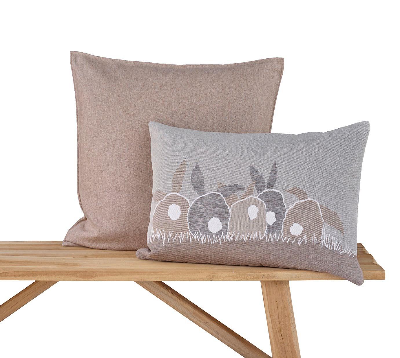 Žakárový povlak na polštář Pompom, 35 x 50 cm, taupe