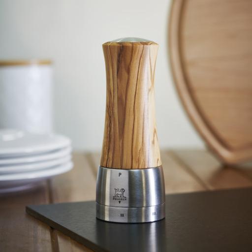 Mlýnek na sůl Madras Zirlion, 16 cm, olivové dřevo / nerez