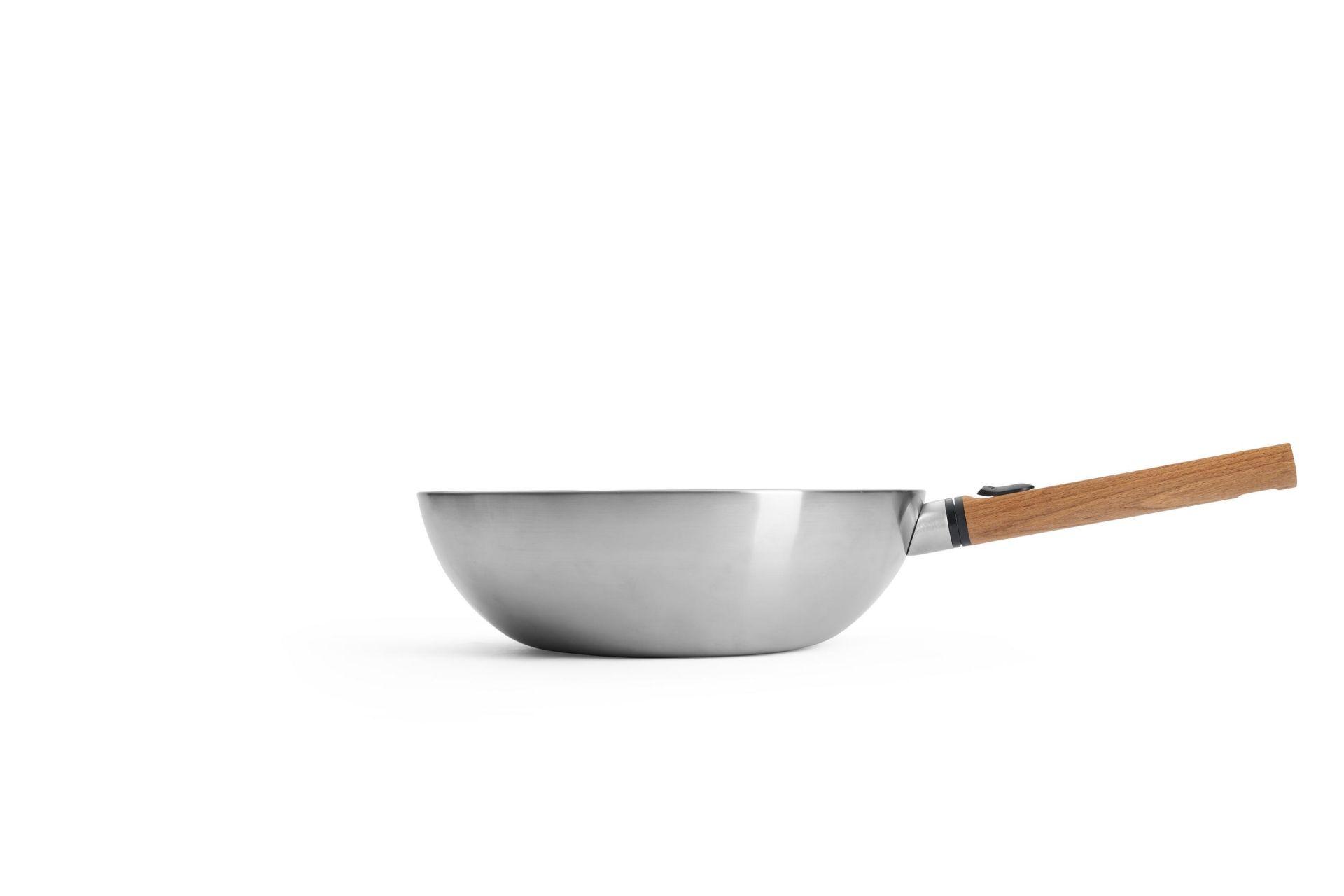 Nerezová wok pánev Logic Steel s dřevěnou odnímatelnou rukojetí, Ø 30 cm