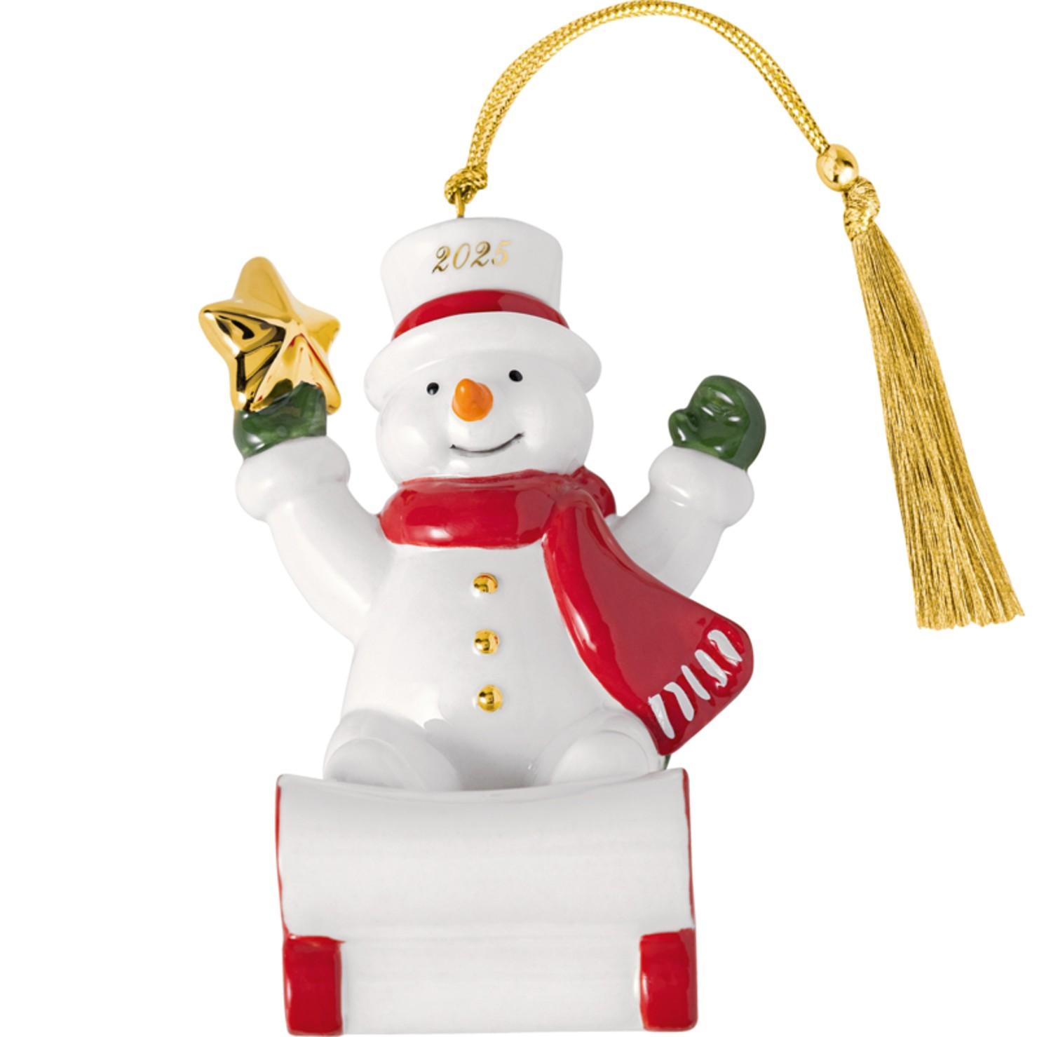 Závěsná porcelánová ozdoba Christmas Classics 2025, Sněhulák, 8,7 cm