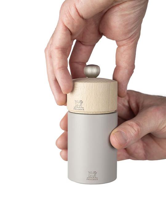 Mlýnek na sůl Boreal Zirlion, 12 cm, světle šedá