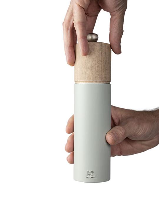 Mlýnek na sůl Boreal Zirlion, 21 cm, šalvějově zelená