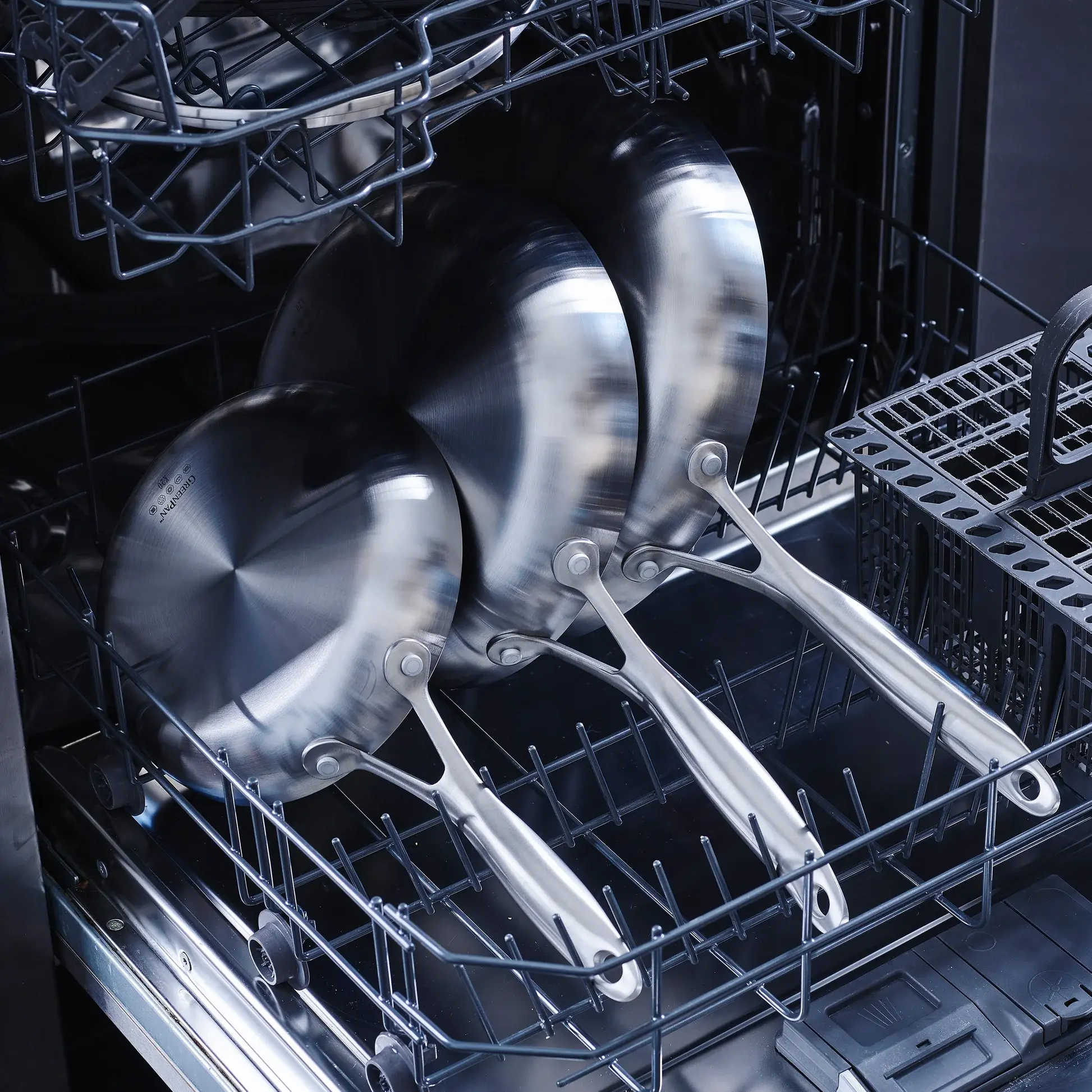 Nerezová pánev s keramickým nepřilnavým povrchem, Geneva, Ø 24 cm