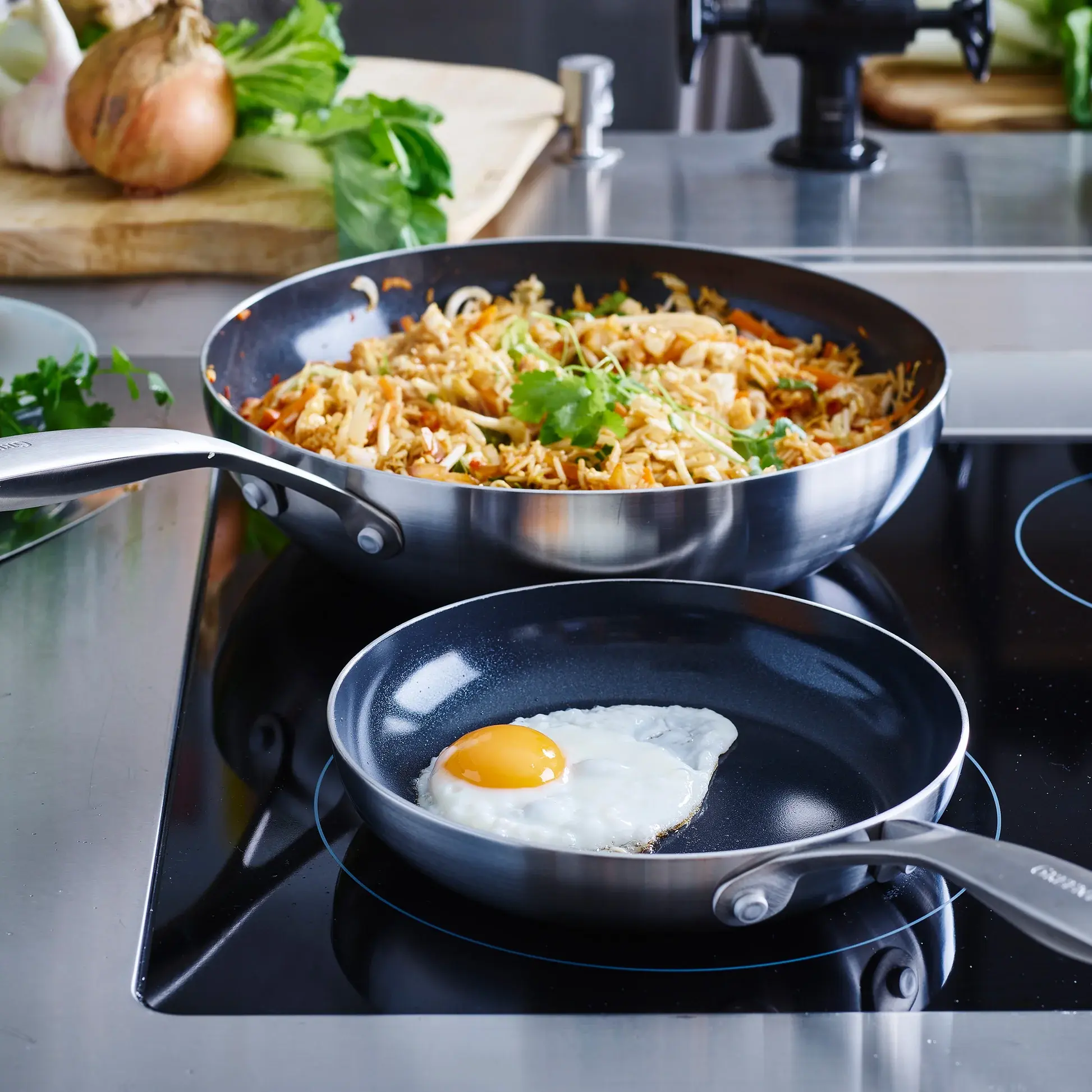 Nerezová pánev s keramickým nepřilnavým povrchem, Geneva, Ø 28 cm