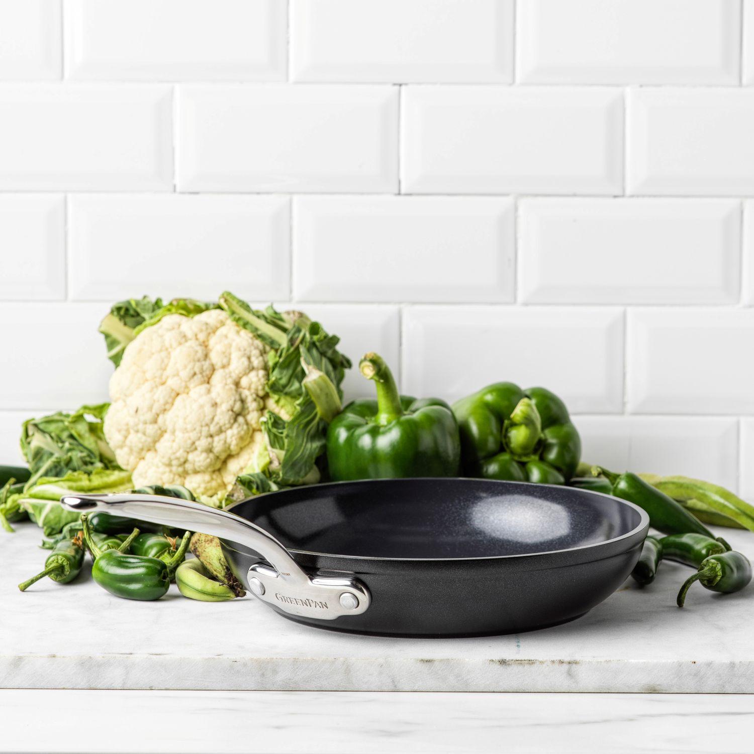 GreenPan BARCELONA PRO pánev 24 cm, černá