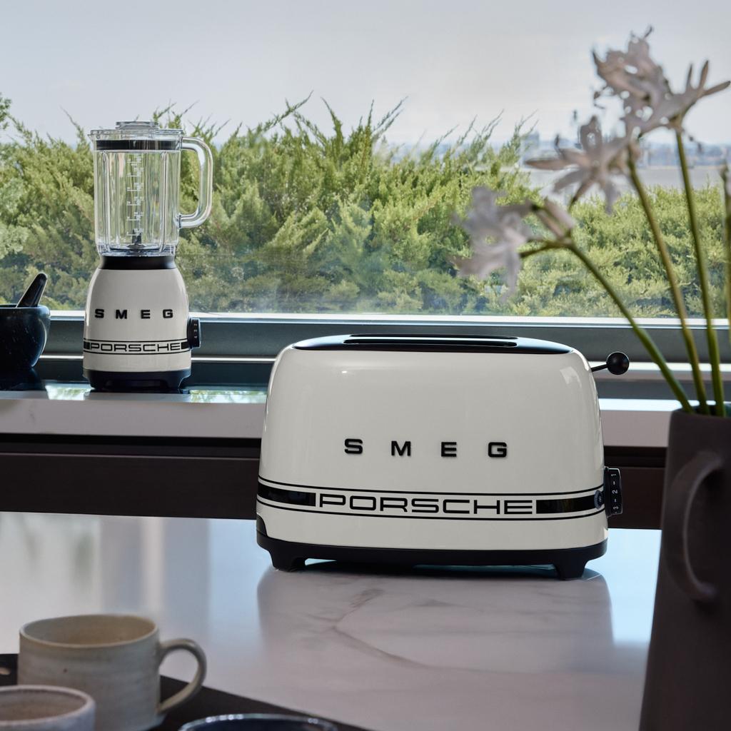 Toustovač Porsche x SMEG, 50's Retro Style, 2x2 950 W, bílá