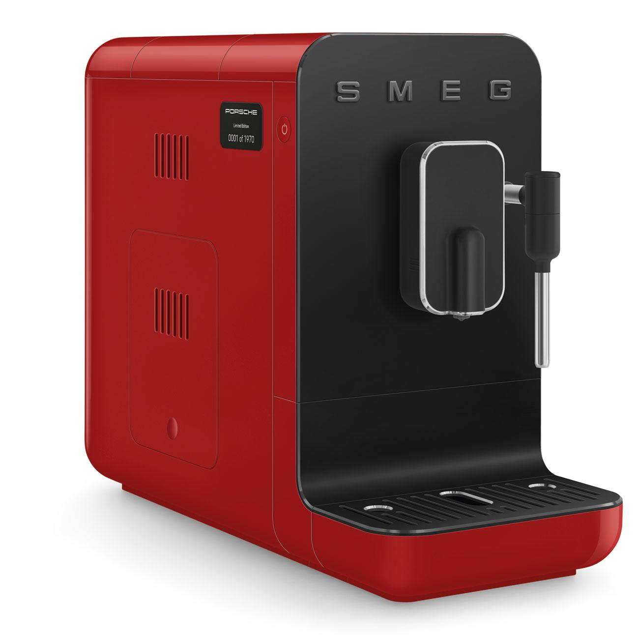 Automatický kávovar na cappuccino Porsche x SMEG 917 Salzburg, BCC12, 19 barů, červená