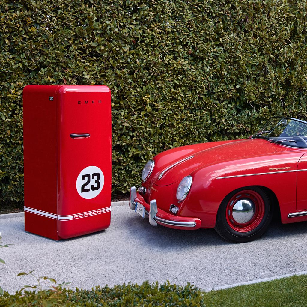 Chladnička s mrazícím boxem Porsche x SMEG 917 Salzburg, 244/26 l, otv. pravé, 153x60 cm, červená