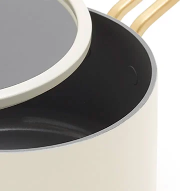 omacnik kremovy material