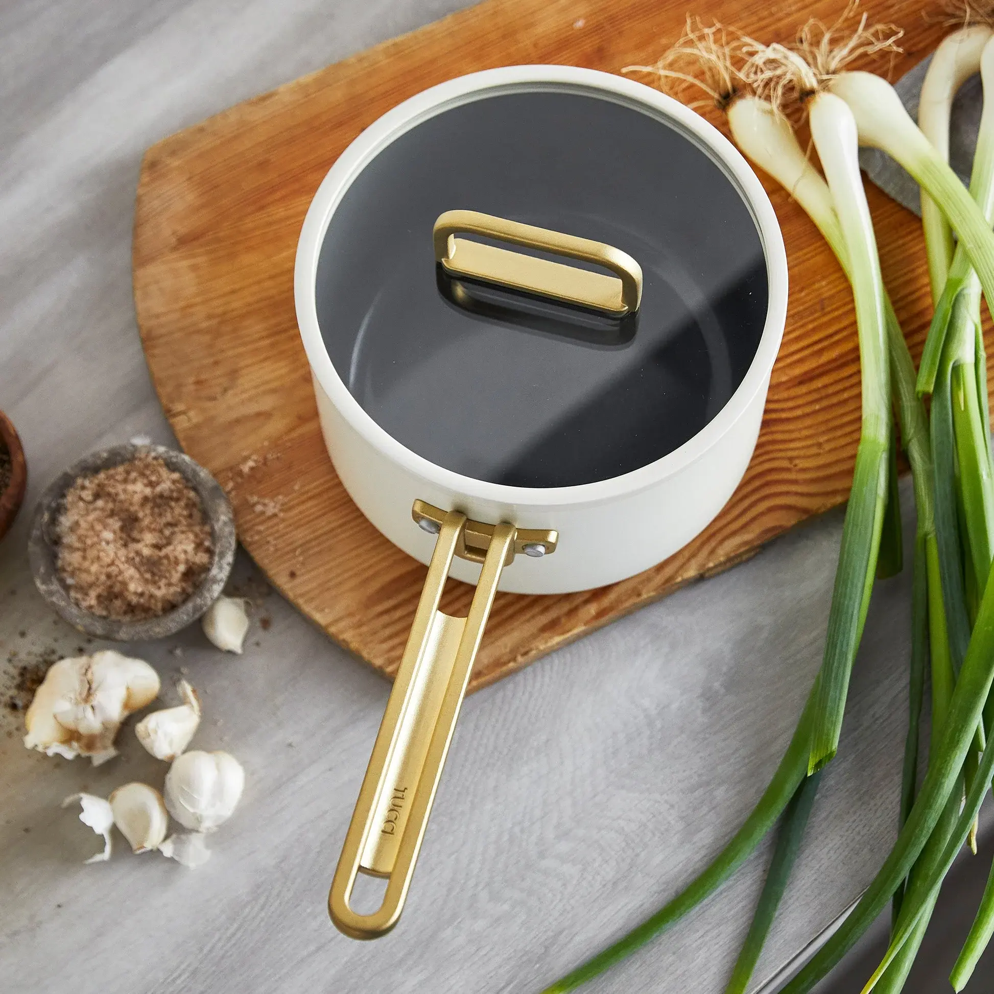 Sada nádobí s nepřilnavým keramickým povrchem, Stanley Tucci, 11 ks, krémová