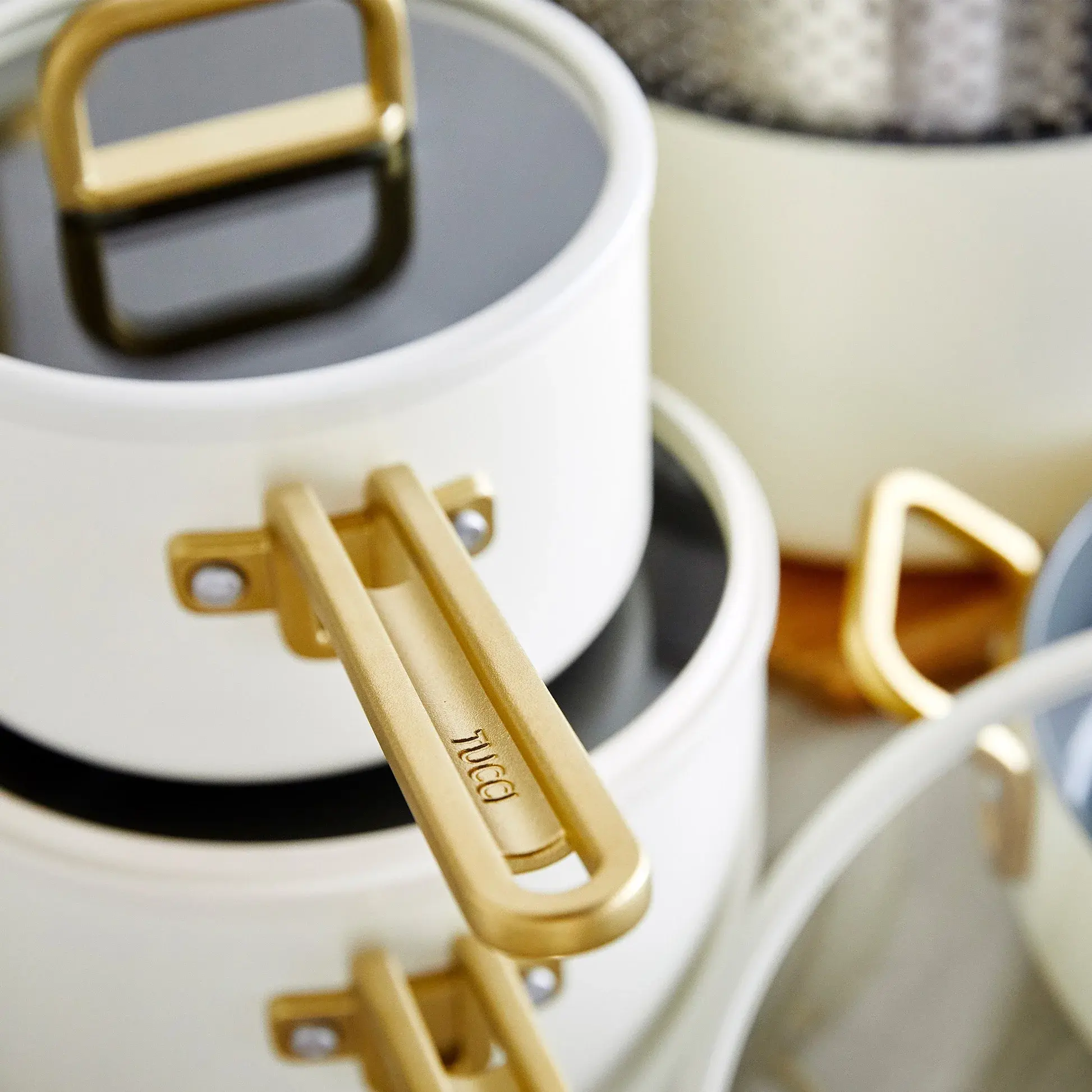 Sada nádobí s nepřilnavým keramickým povrchem, Stanley Tucci, 11 ks, krémová