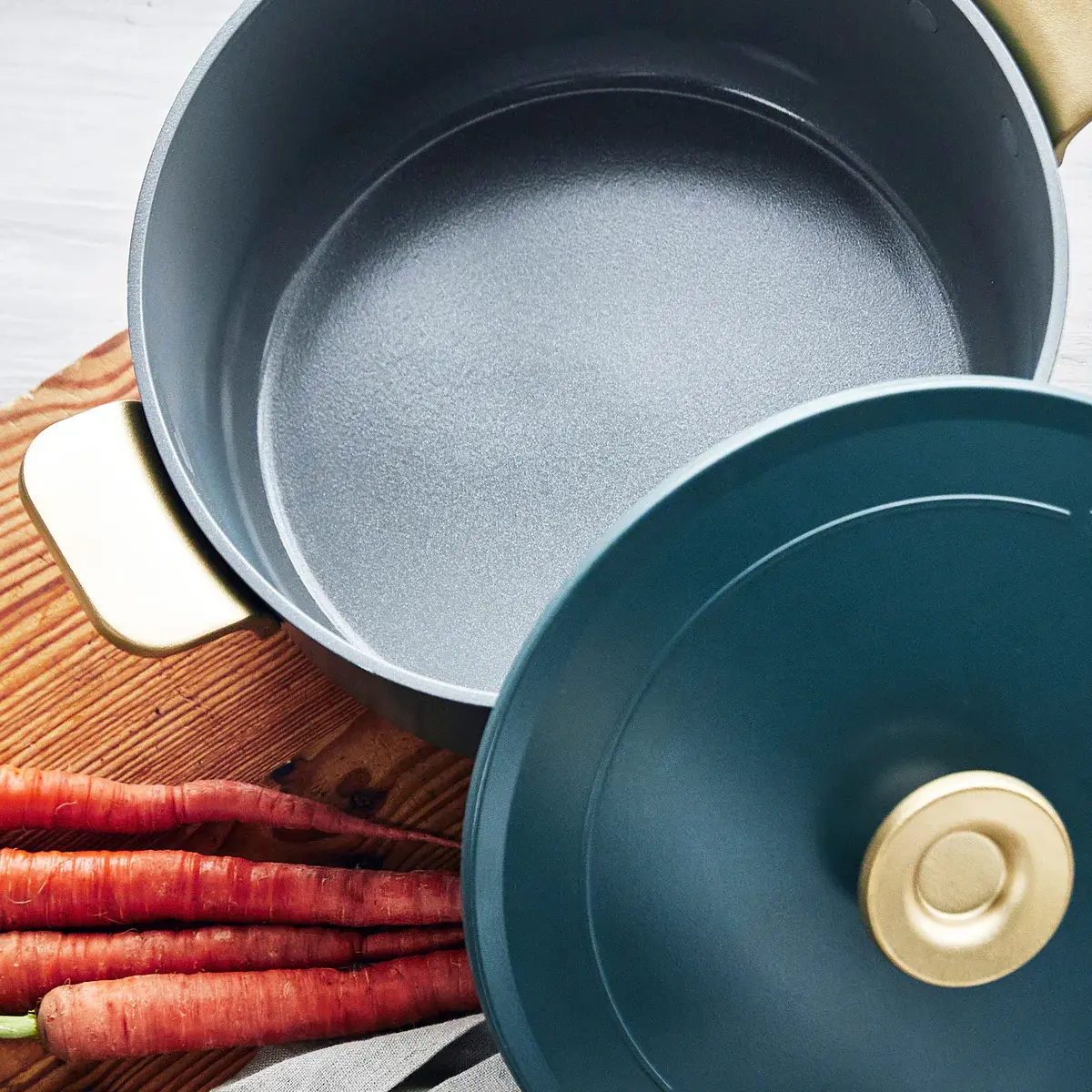 Hrnec s nepřilnavým keramickým povrchem na pomalé vaření, Stanley Tucci, Ø 26 cm / 6,5 l, zelená