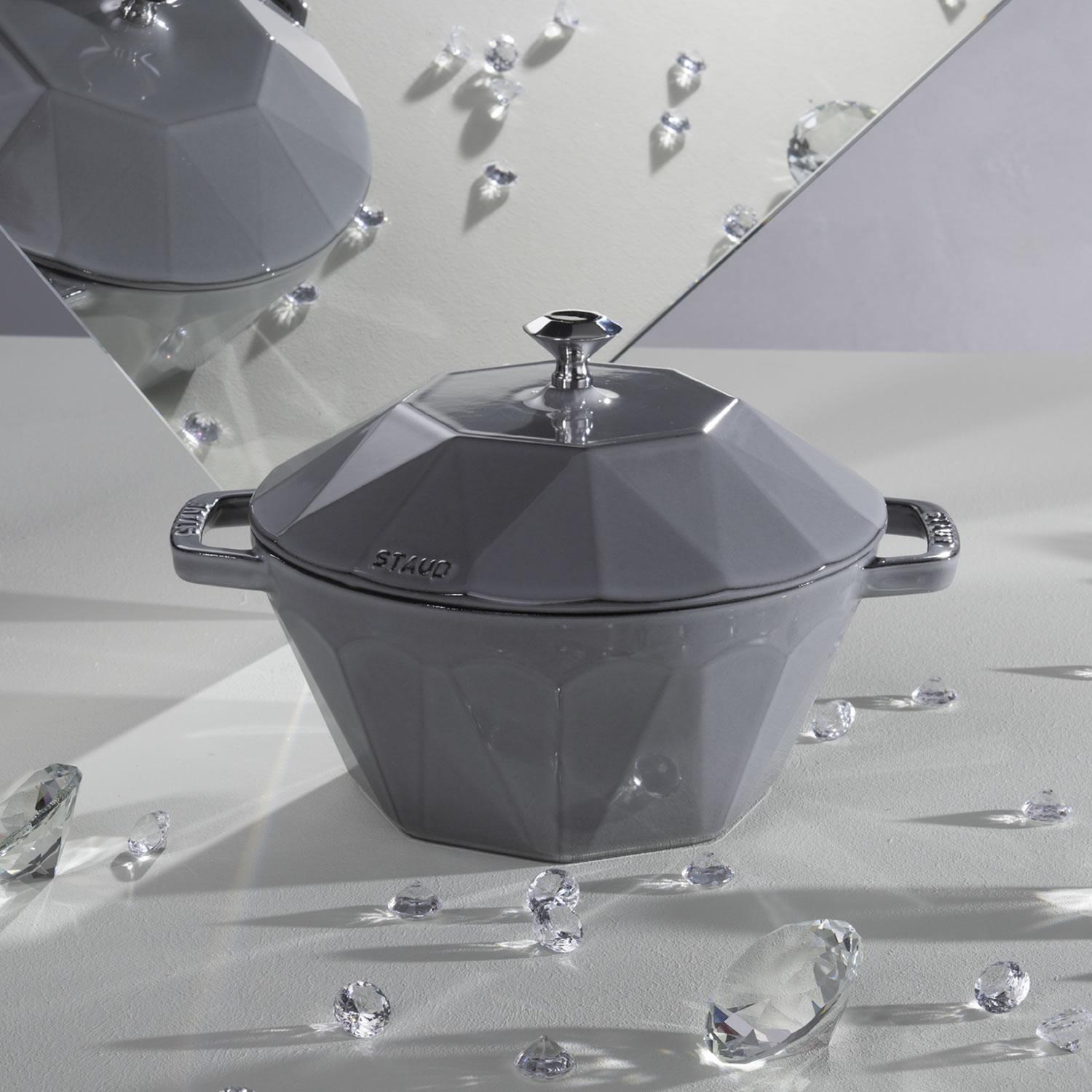STAUB Cocotte Diamond hrnec, 22 cm/2,8l, šedá