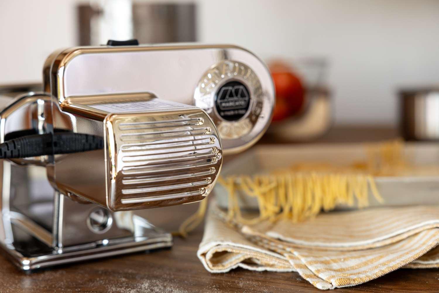 Elektrický strojek na těstoviny Atlasmotor+, nerez