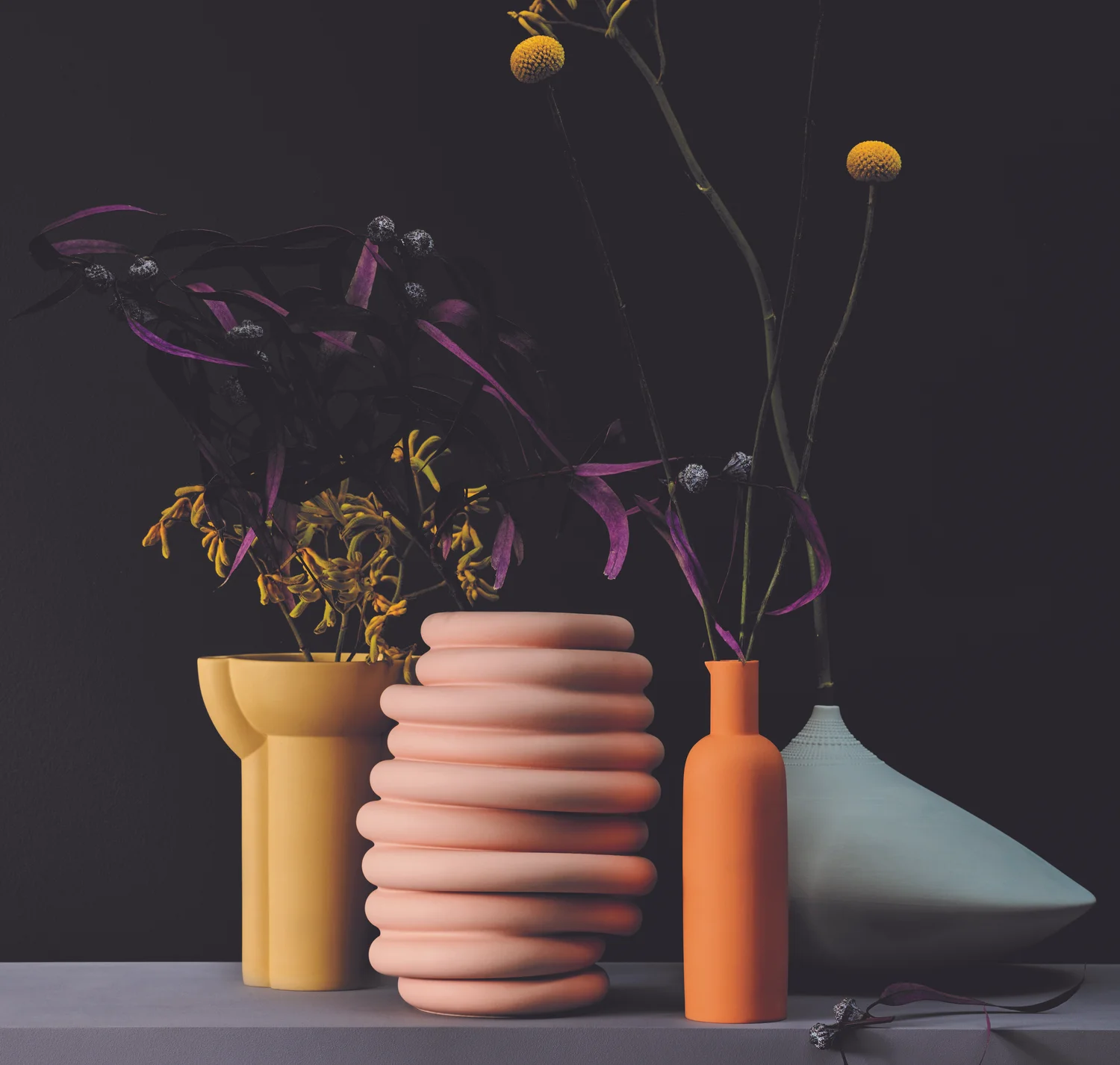 Sixty & Twelve Kolekce 60 porcelánových váz je provedena ve 12 nových, ryze současných barvách