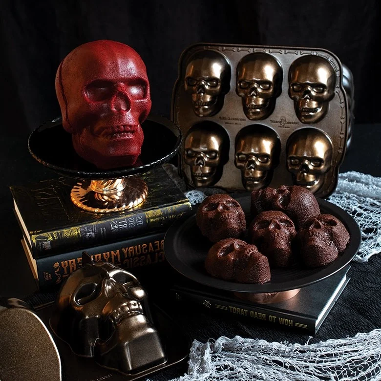 Nordic Ware formy 3D Lebka a plát se 6 lebkami