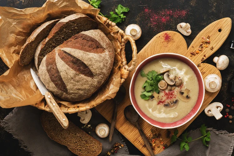 Krémová bramboračka s houbami