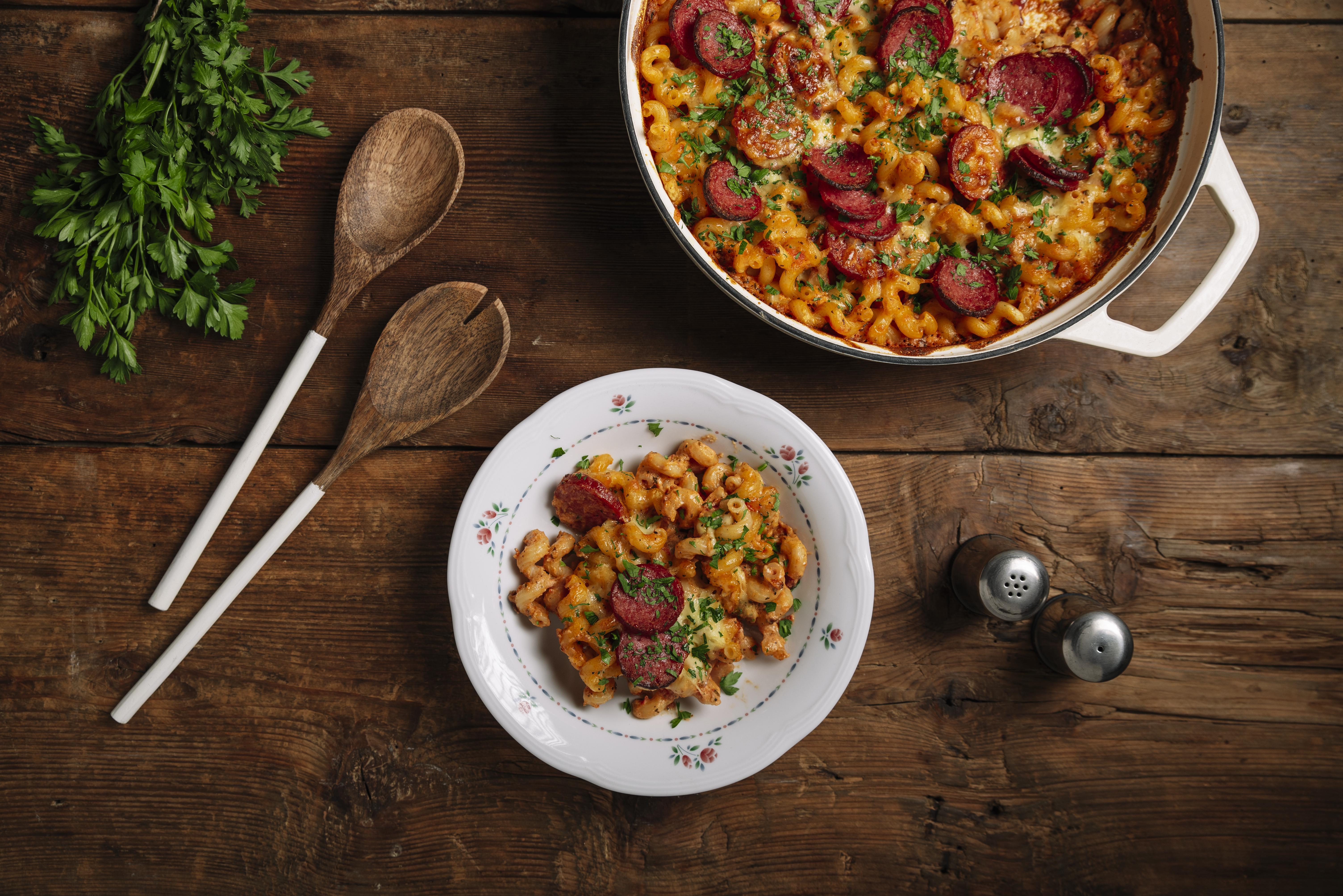 Těstoviny z jednoho hrnce s paprikou, cuketou a chorizem