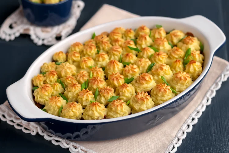 Kuřecí hachis parmentier s krémovou kari omáčkou