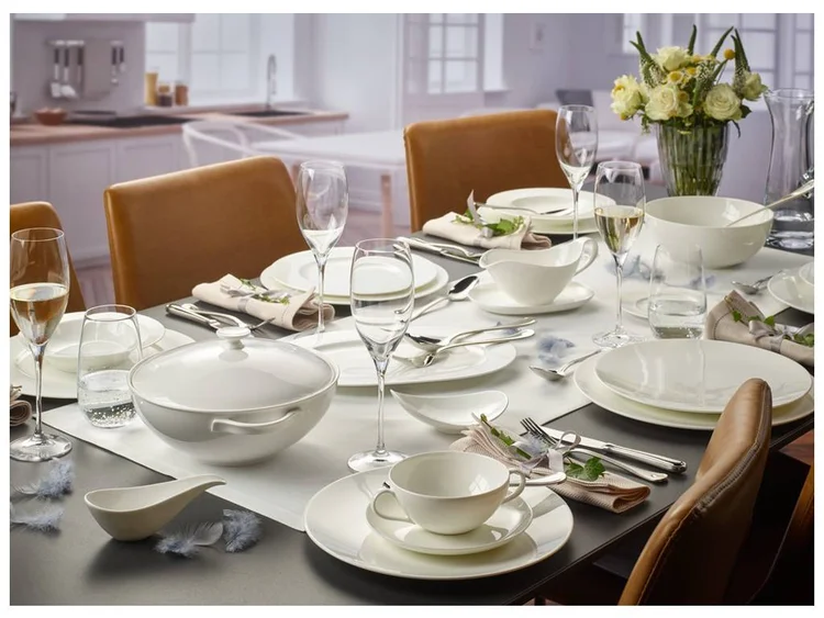 Slavnostní stolování