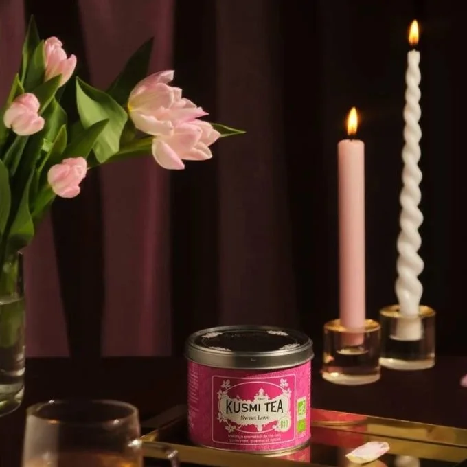 Ochucený černý čaj Bio, Kusmi Tea pro lásky plný den i noc 