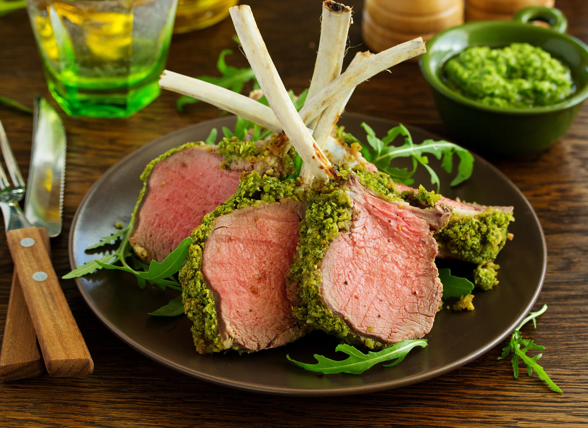 Velikonoční jehněčí kotletky s brokolicí