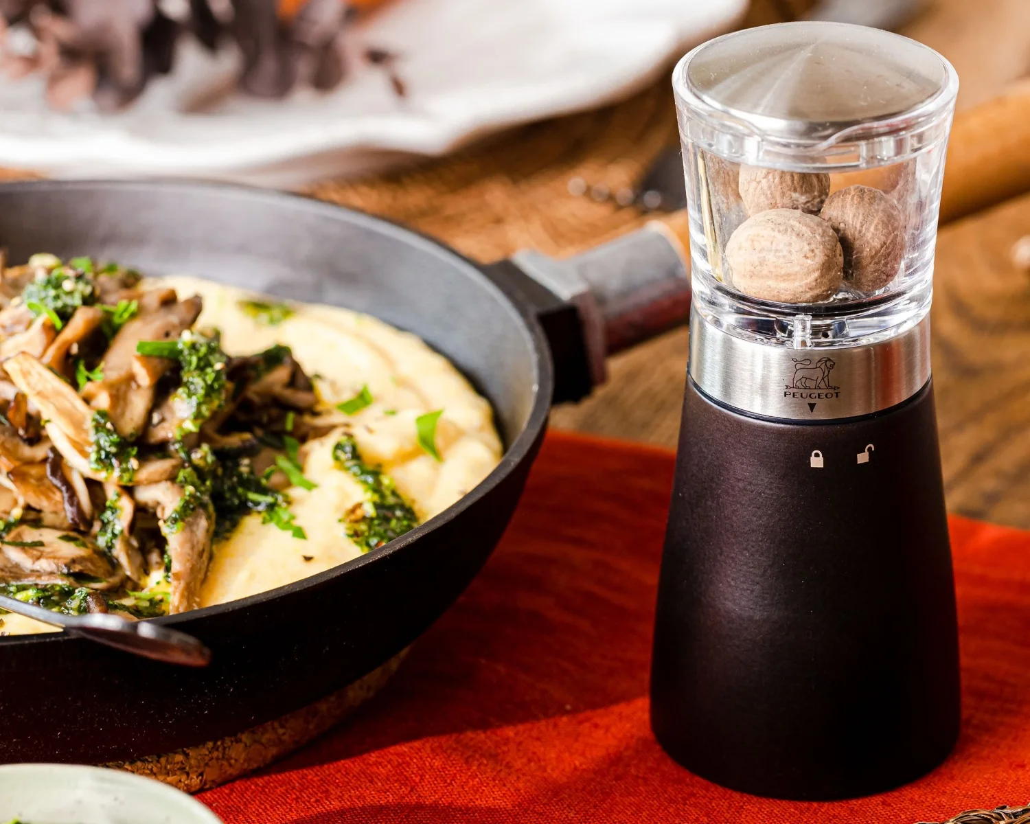 mlýnek na muškátový oříšek