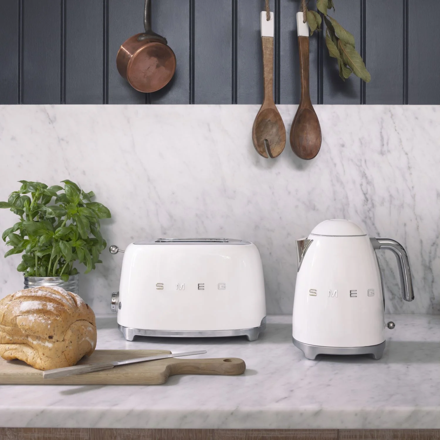 Smeg topinkovač bílý