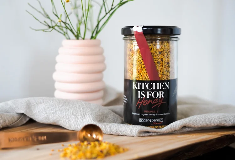 Všechny chutě medu II aneb Tajemství v medu ukrytá