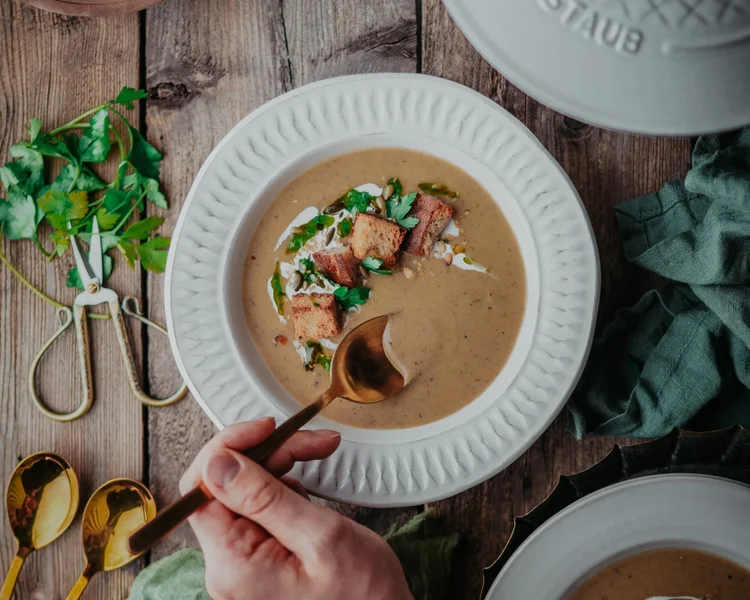 Krémová polévka z pečeného česneku